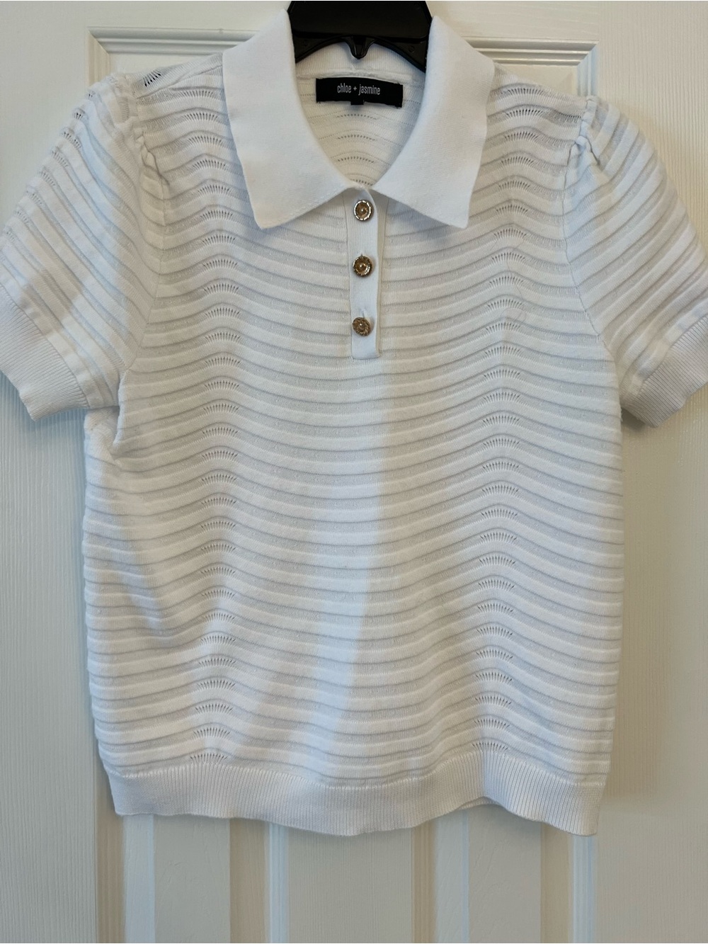 Chloe + Isabel White Short-Sleeve Knit Polo